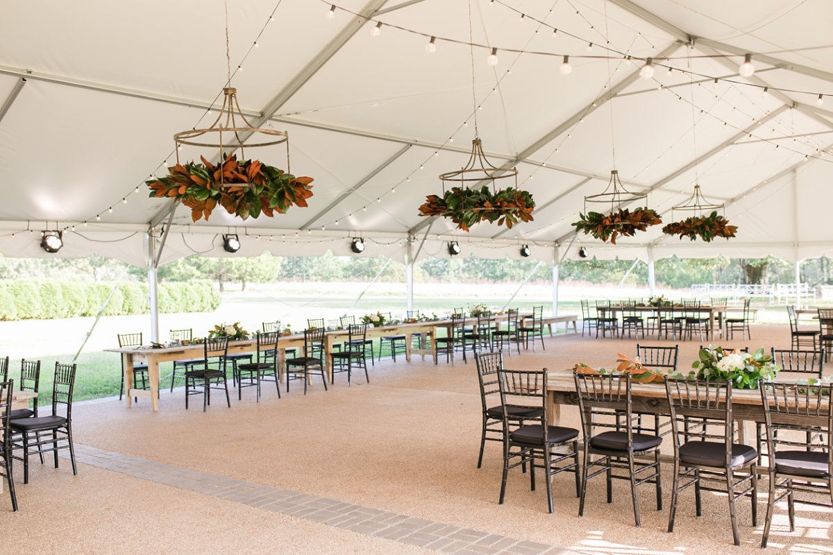 outdoor wedding reception at moss mountain farm